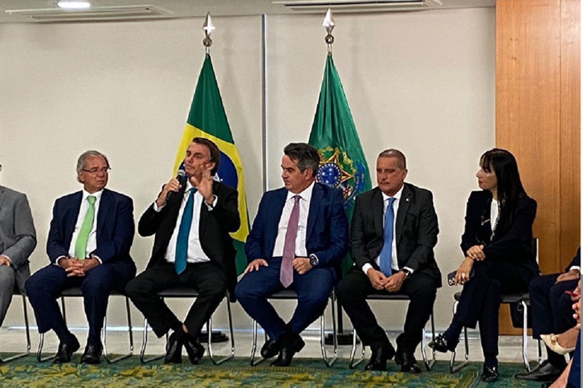 A FENINFRA esteve em reunião com o Presidente Bolsonaro no Palácio do Planalto